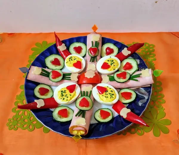 🍖 Horseradish Ham Rolls 🌶️